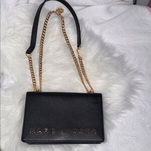 🌸Marc Jacobs Black and Gold Crossbody Bag 🌷